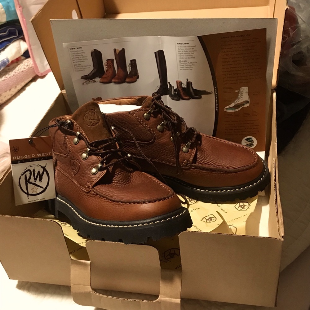 Women’s, Ariat Switchback, Lace Up Leather Boots.
